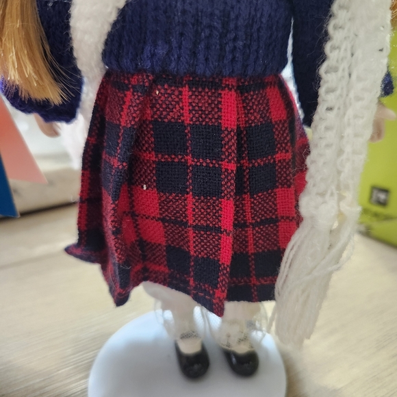 Marian Yu Designs Porcelain Dolls Boy and Girl Plaid Scottish - Picture 5 of 9